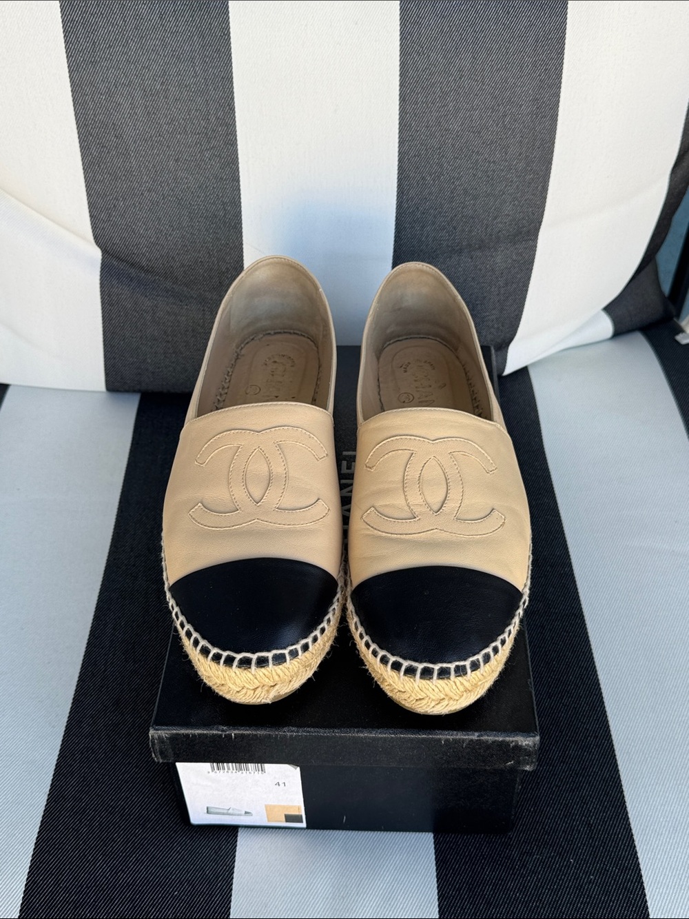 CHANEL Beige Leather Espadrilles with Black Toe Cap (pre-loved: very good) - Picture 3 of 10